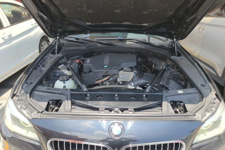 Used BMW 5 Series 2014 528Li xDrive Premium Edition Engine Bay