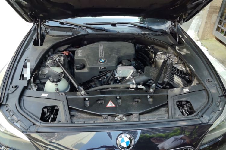 Used BMW 5 Series 2014 520Li Elegant Model Engine Bay