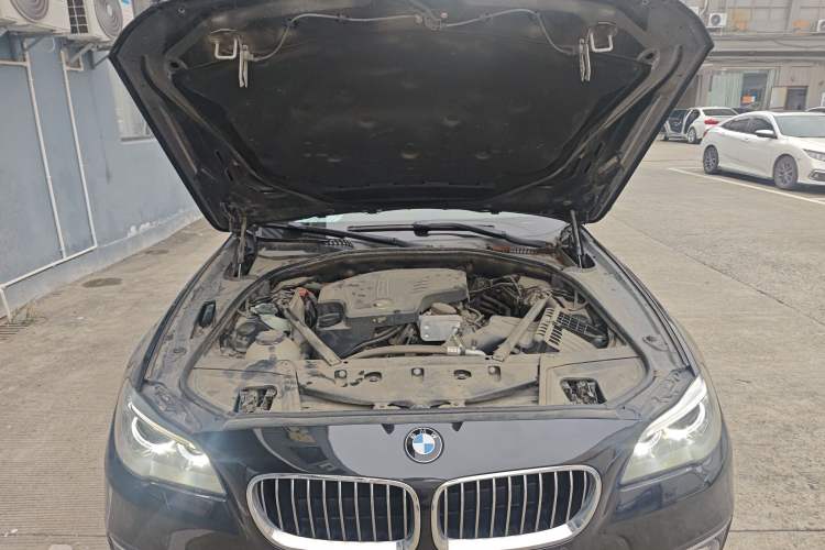 Used BMW 5 Series 2014 525Li Luxury Design Package Engine Bay
