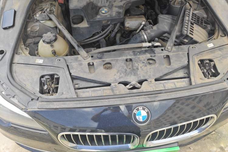 Used BMW 5 Series 2014 525Li Luxury Design Package Engine Bay