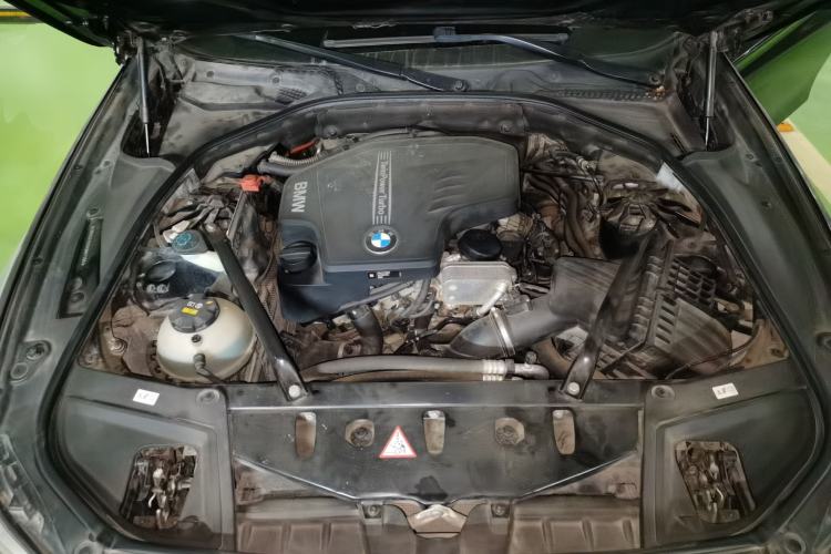 Used BMW 5 Series 2014 525Li Luxury Design Package Engine Bay