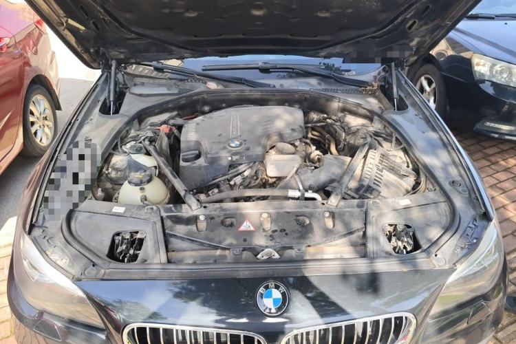 Used BMW 5 Series 2014 525Li Leading Model Engine Bay