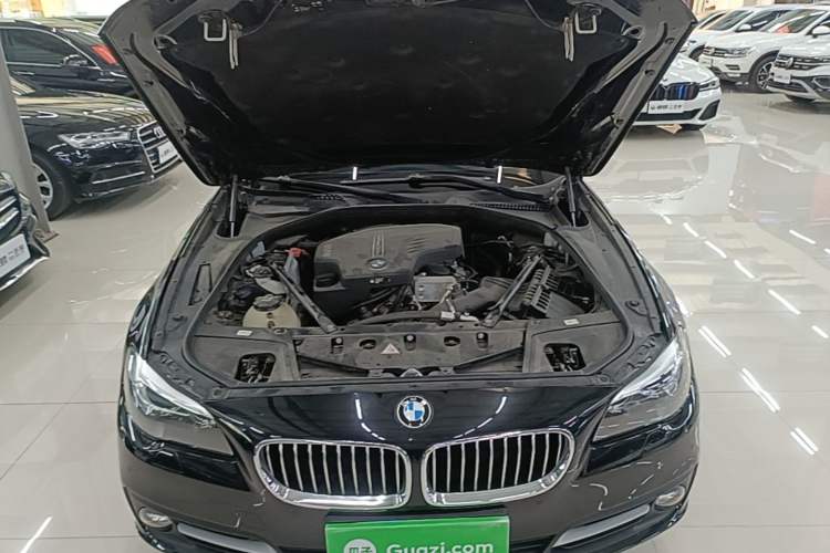Used BMW 5 Series 2014 525Li Leading Model Engine Bay