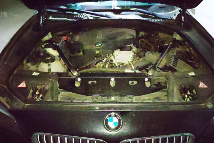 Used BMW 5 Series 2014 525Li Fashion Design Package Engine Bay