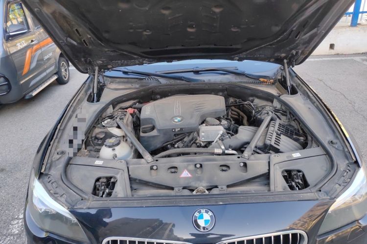 Used BMW 5 Series 2014 528Li Leading Model Engine Bay