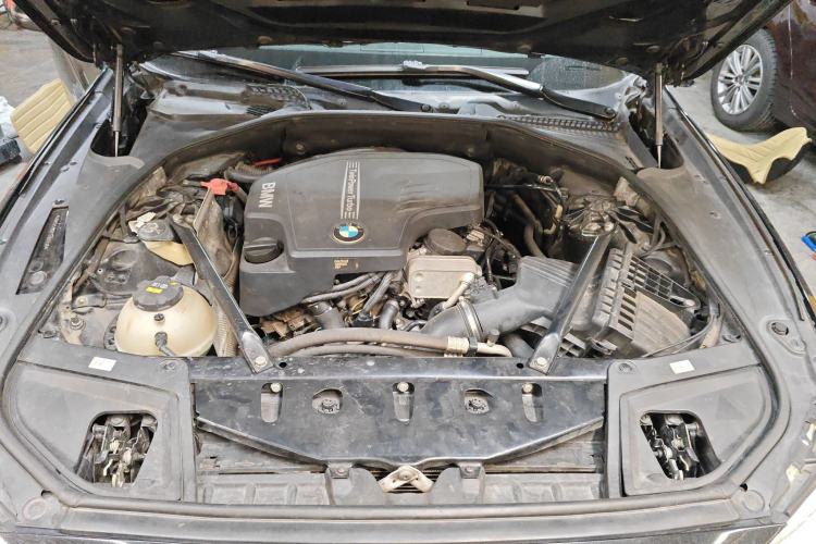 Used BMW 5 Series 2014 528Li Leading Model Engine Bay
