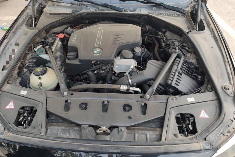 Used BMW 5 Series 2014 525Li Luxury Design Package Engine Bay
