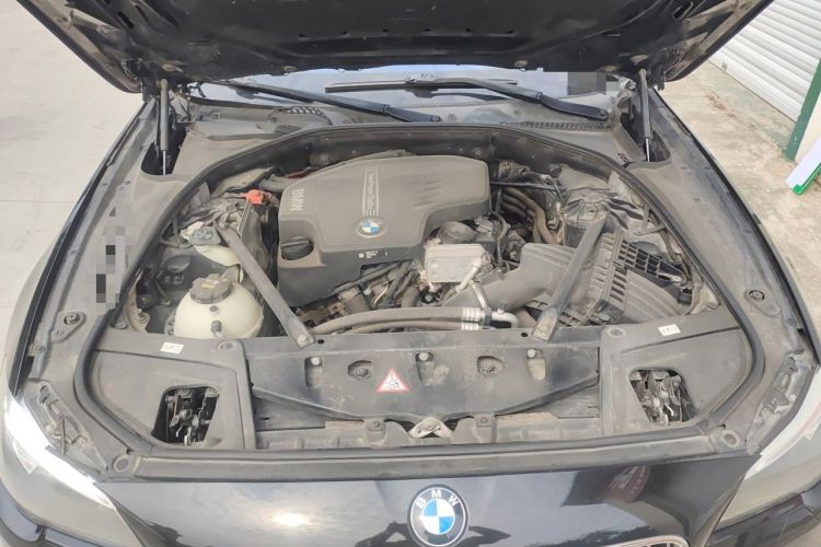 Used BMW 5 Series 2014 525Li Leading Model Engine Bay
