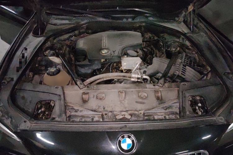 Used BMW 5 Series 2014 525Li Luxury Design Package Engine Bay