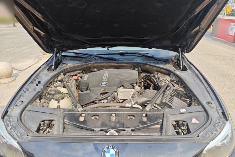 Used BMW 5 Series 2014 525Li Fashion Design Package Engine Bay