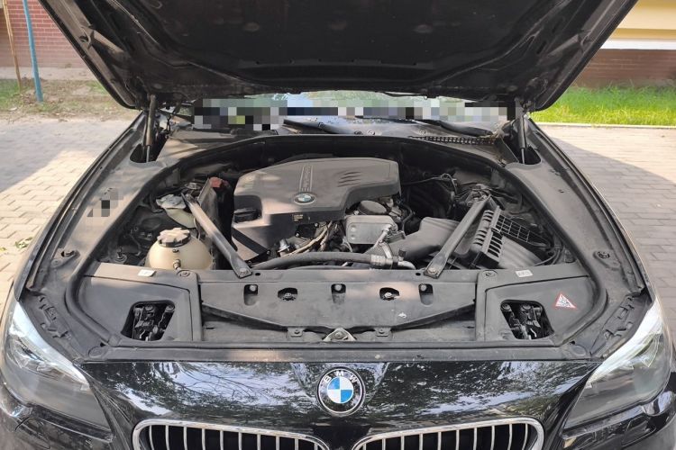 Used BMW 5 Series 2014 520Li Elegant Model Engine Bay