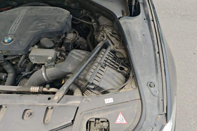 Used BMW 5 Series 2014 520Li Elegant Model Engine Bay Left