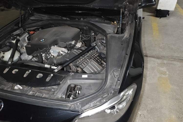 Used BMW 5 Series 2014 520i Elegant Edition Engine Bay Left