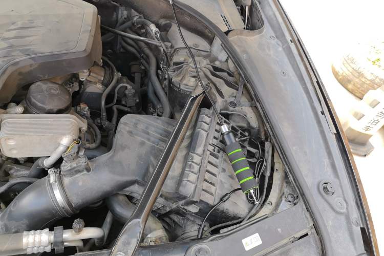 Used BMW 5 Series 2014 525Li Leading Model Engine Bay Left