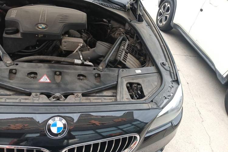 Used BMW 5 Series 2014 528Li xDrive Premium Edition Engine Bay Left