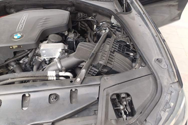 Used BMW 5 Series 2014 520Li Elegant Model Engine Bay Left