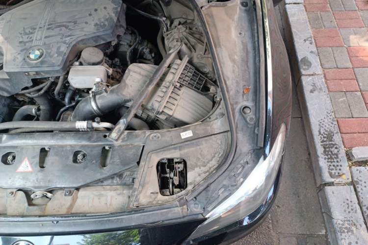 Used BMW 5 Series 2014 520Li Elegant Model Engine Bay Left