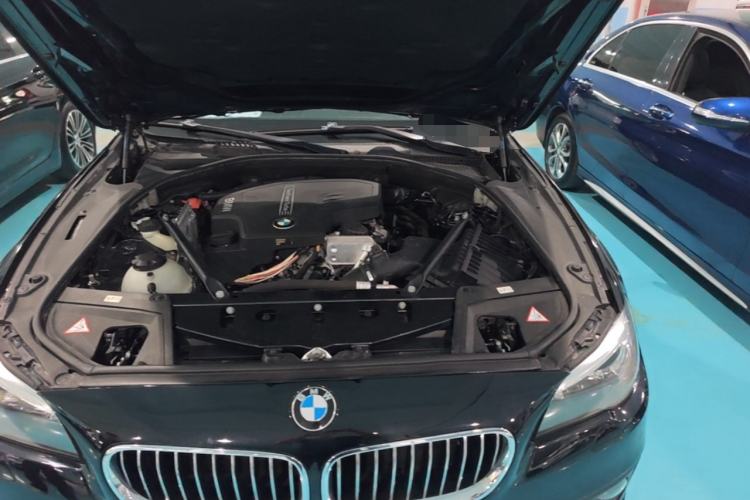 Used BMW 5 Series 2014 520Li Elegant Model Engine Bay Left