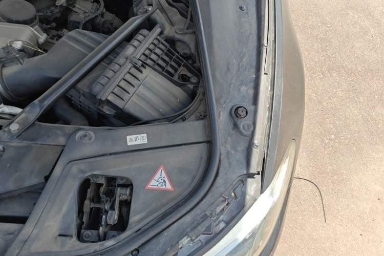 Used BMW 5 Series 2014 525Li Leading Model Engine Bay Left