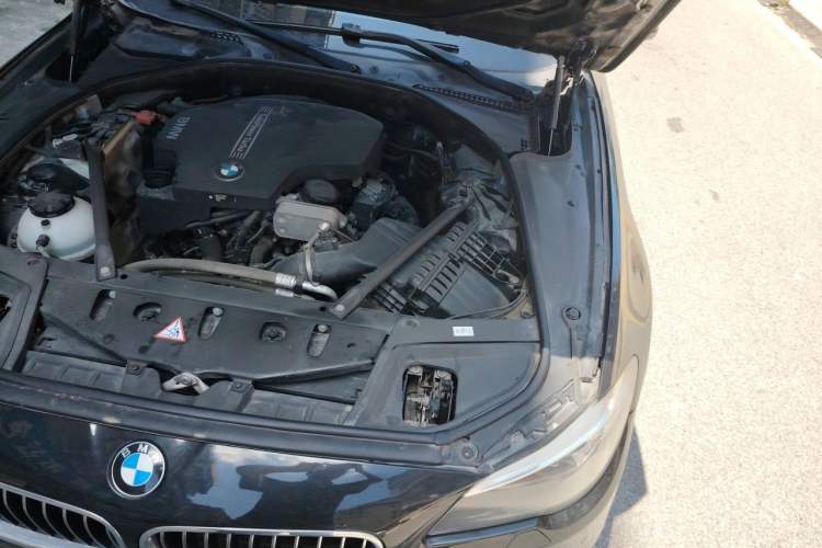 Used BMW 5 Series 2014 525Li Luxury Design Package Engine Bay Left