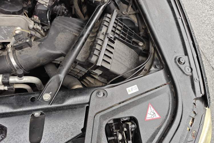Used BMW 5 Series 2014 525Li Leading Model Engine Bay Left