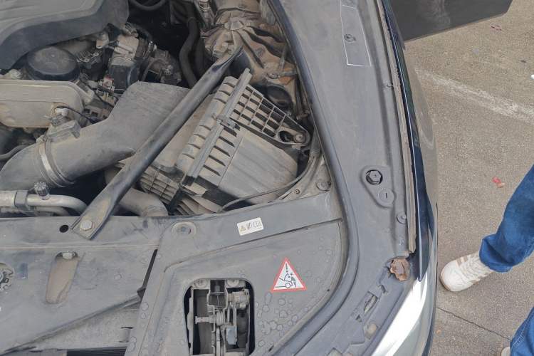 Used BMW 5 Series 2014 520Li Elegant Model Engine Bay Left