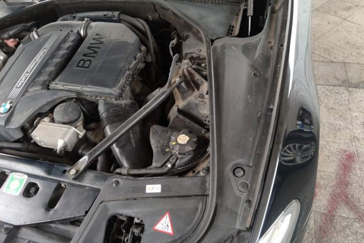 Used BMW 5 Series 2014 535Li Leading Model Engine Bay Left