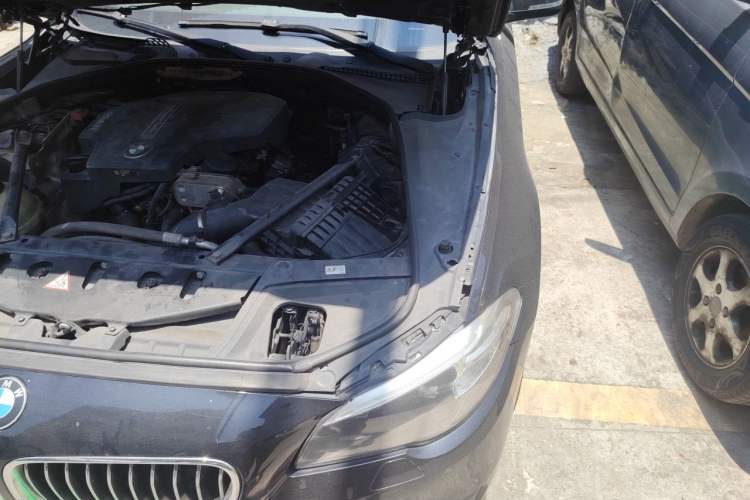Used BMW 5 Series 2014 525Li Leading Model Engine Bay Left