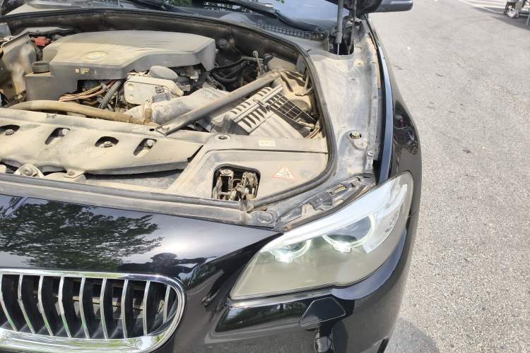 Used BMW 5 Series 2014 525Li Leading Model Engine Bay Left