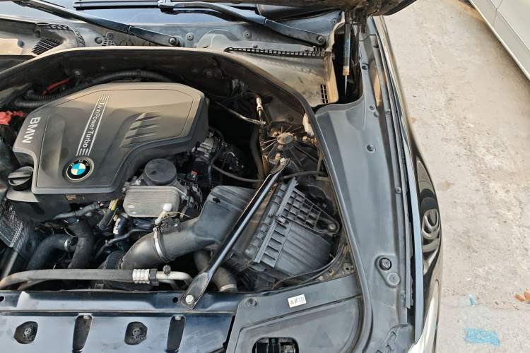 Used BMW 5 Series 2014 528Li xDrive Premium Edition Engine Bay Left