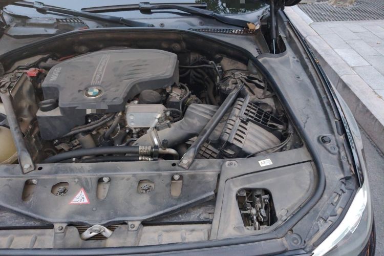 Used BMW 5 Series 2014 525Li Leading Model Engine Bay Left