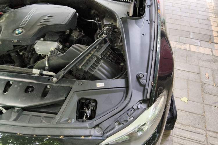 Used BMW 5 Series 2014 525Li Leading Model Engine Bay Left