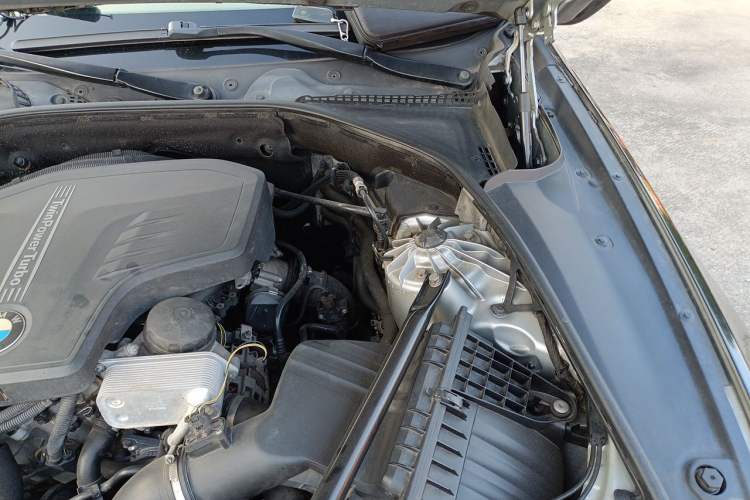 Used BMW 5 Series 2014 520Li Elegant Model Engine Bay Left