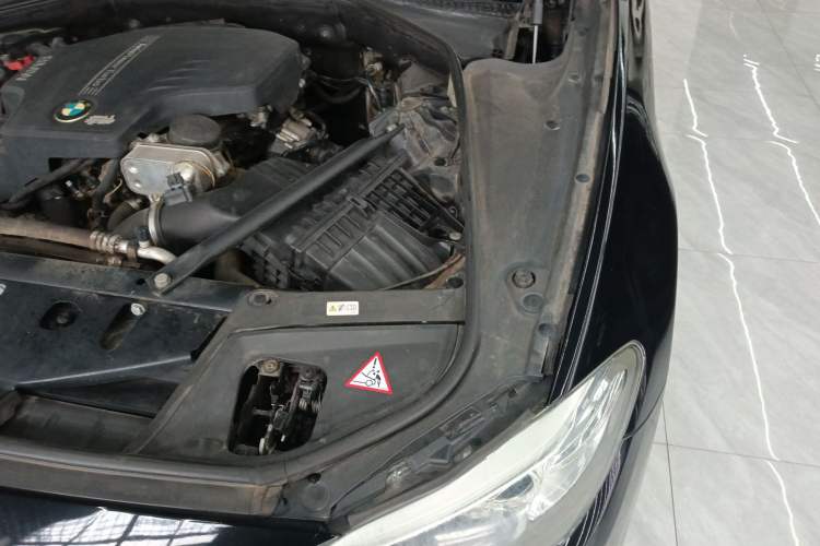 Used BMW 5 Series 2014 520i Elegant Edition Engine Bay Left