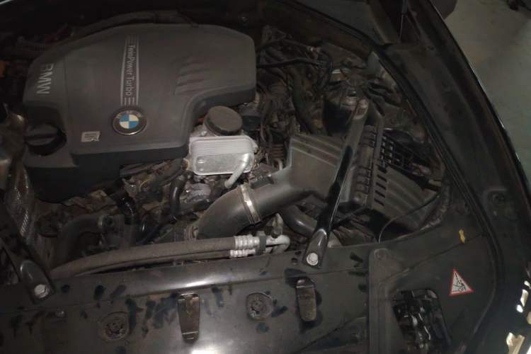 Used BMW 5 Series 2014 520i Elegant Edition Engine Bay Left