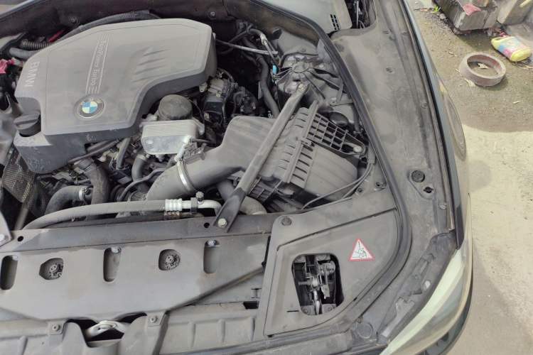 Used BMW 5 Series 2014 520i Elegant Edition Engine Bay Left