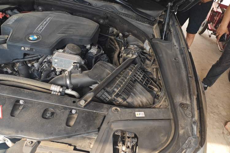 Used BMW 5 Series 2014 525Li Leading Model Engine Bay Left