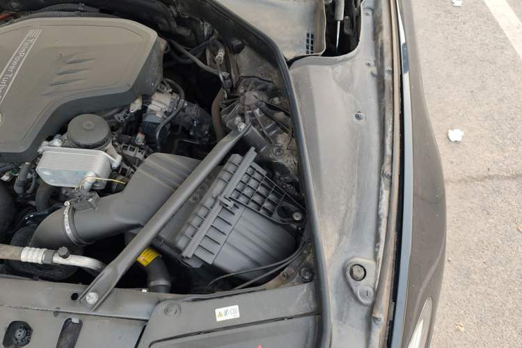 Used BMW 5 Series 2014 525Li Luxury Design Package Engine Bay Left