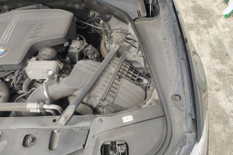 Used BMW 5 Series 2014 525Li Leading Model Engine Bay Left