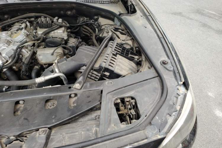 Used BMW 5 Series 2014 525Li Leading Model Engine Bay Left
