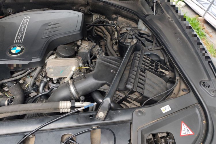 Used BMW 5 Series 2014 525Li Luxury Design Package Engine Bay Left