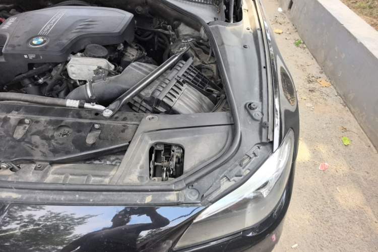 Used BMW 5 Series 2014 525Li Luxury Design Package Engine Bay Left