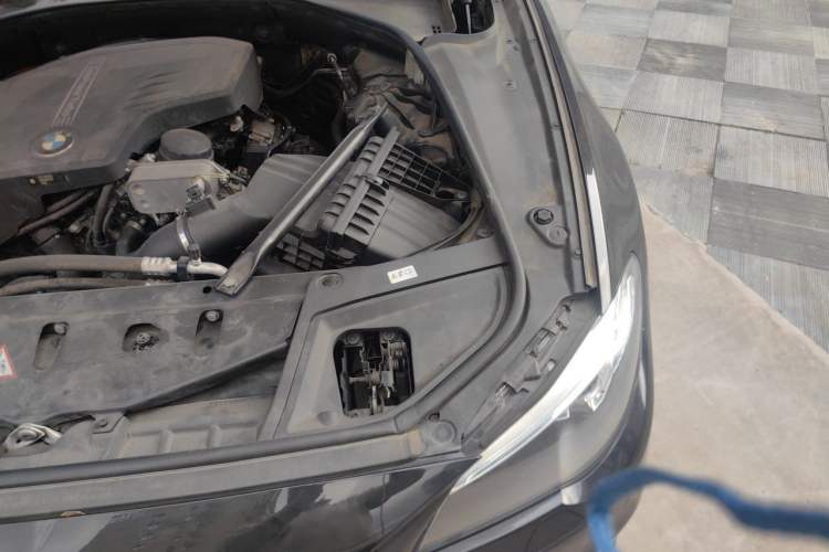 Used BMW 5 Series 2014 520Li Elegant Model Engine Bay Left