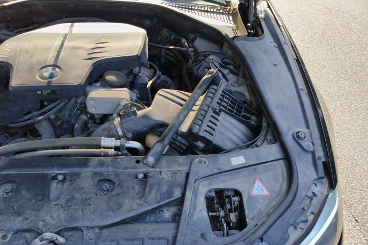Used BMW 5 Series 2014 525Li Luxury Design Package Engine Bay Left