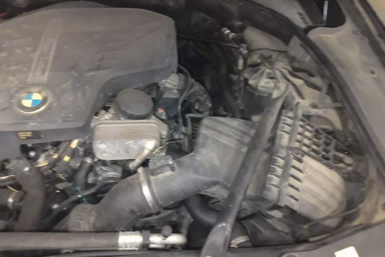 Used BMW 5 Series 2014 525Li Luxury Design Package Engine Bay Left