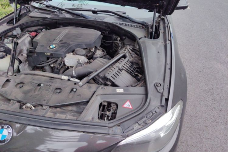 Used BMW 5 Series 2014 525Li Luxury Design Package Engine Bay Left