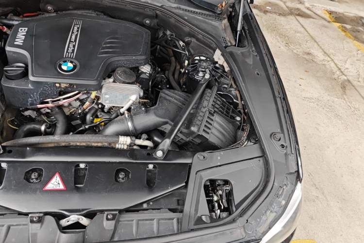 Used BMW 5 Series 2014 525Li Leading Model Engine Bay Left
