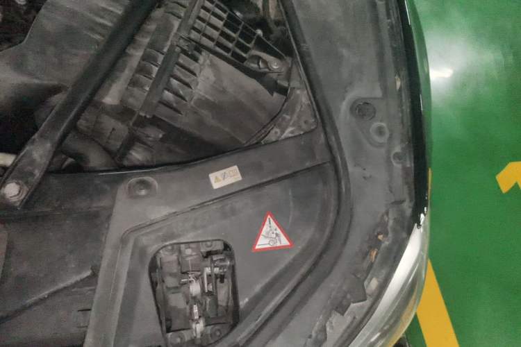 Used BMW 5 Series 2014 520Li Elegant Model Engine Bay Left