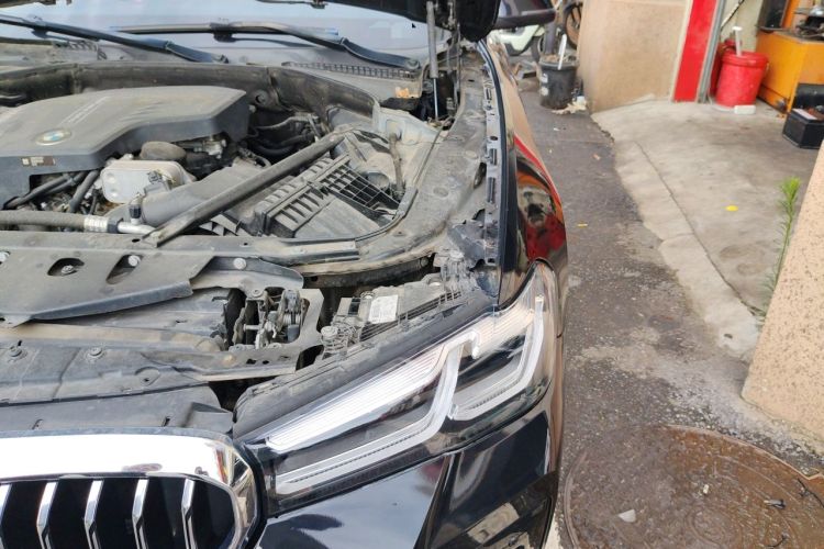 Used BMW 5 Series 2014 520Li Elegant Model Engine Bay Left