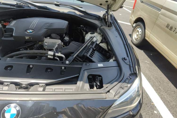 Used BMW 5 Series 2014 528Li Leading Model Engine Bay Left